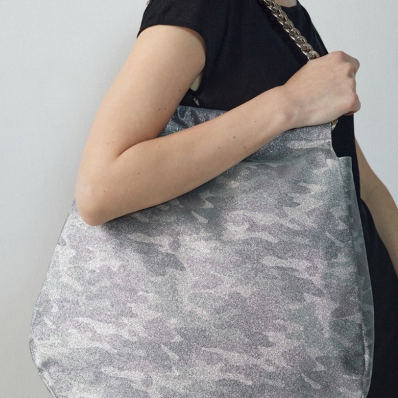 L'AURA Denim Sparkle Miami Shoulder Bag Chain Strap NWT Everyday Large Bag - Picture 7 of 8